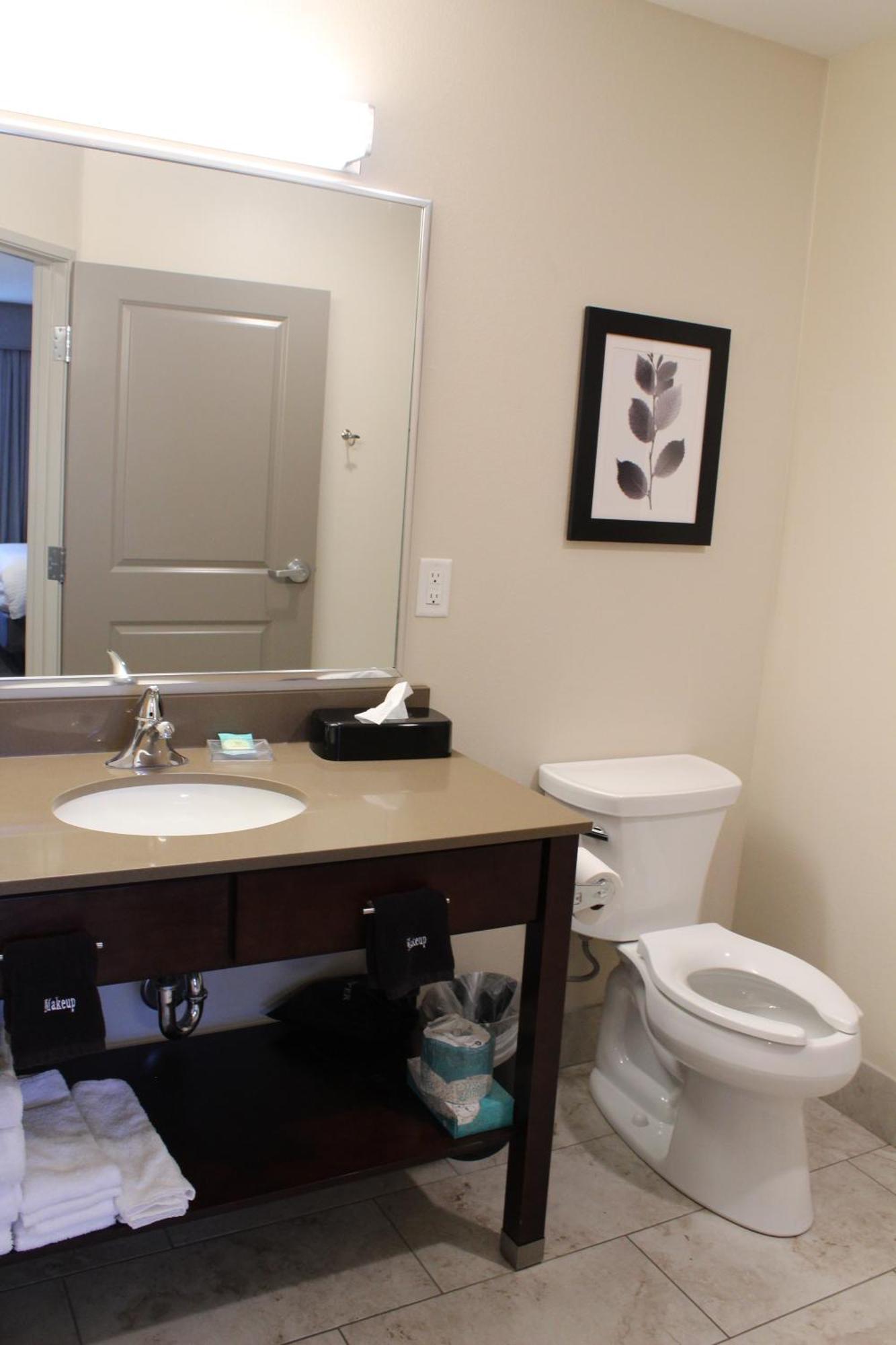 Independence Stay Long Term And Suites Marinette Exterior foto